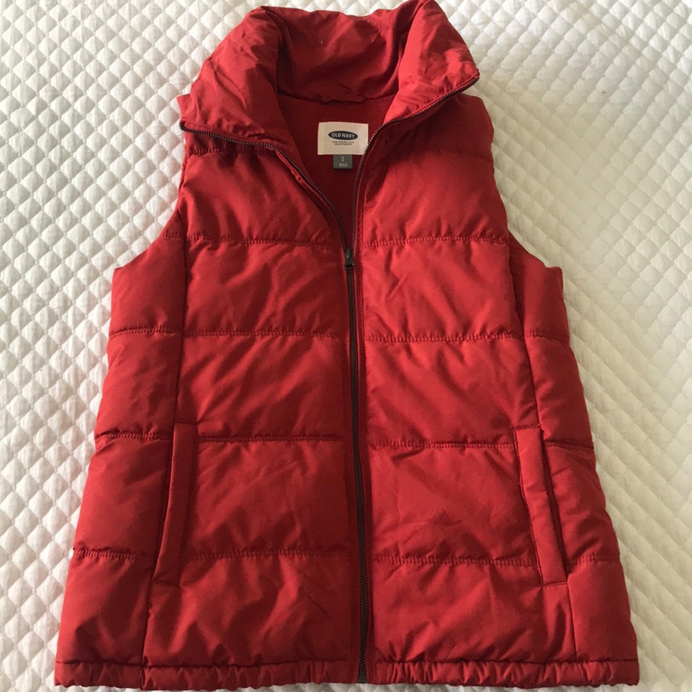 Old Navy rust colored puffer vest